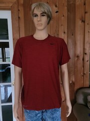 NIKE Men’s DriFit Deep Red Color T-Shirt Size Large